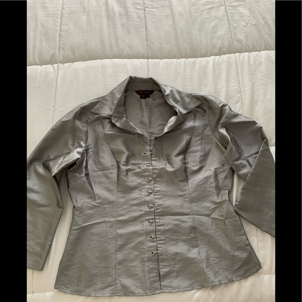 Simon Chang woman’s size 10 silver button down